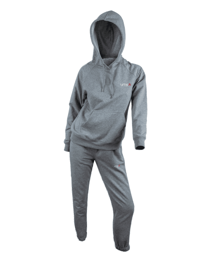 Conjunto deportivo con capucha