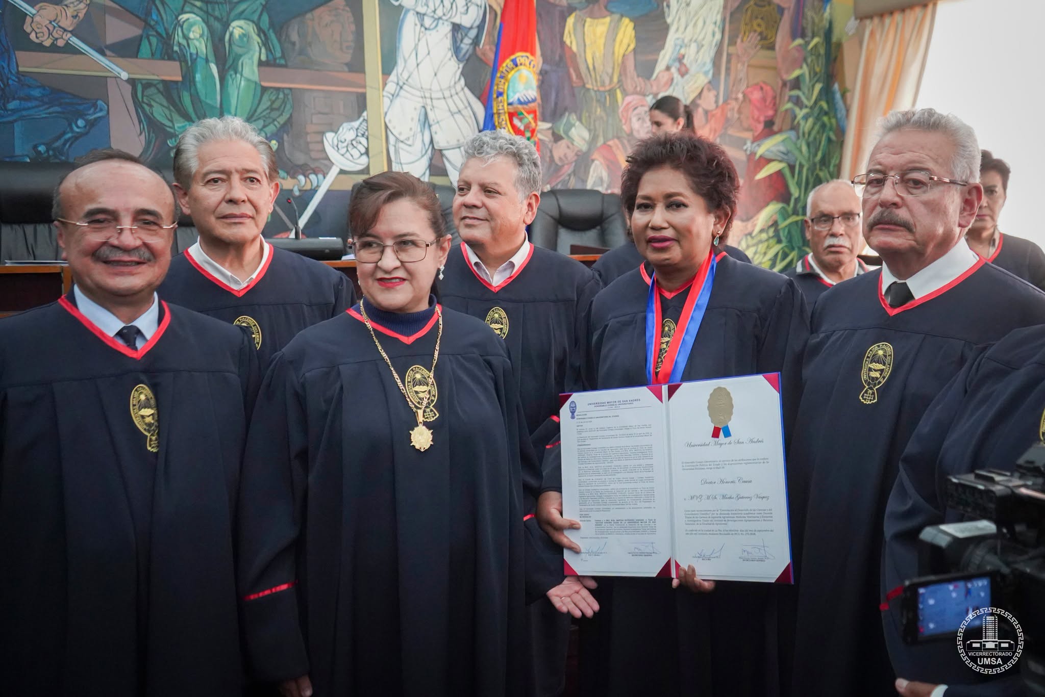 LA UMSA OTORGA EL TÍTULO DE DOCTOR HONORIS CAUSA A LA MVZ. M.Sc. MARTHA GUTIÉRREZ VÁSQUEZ