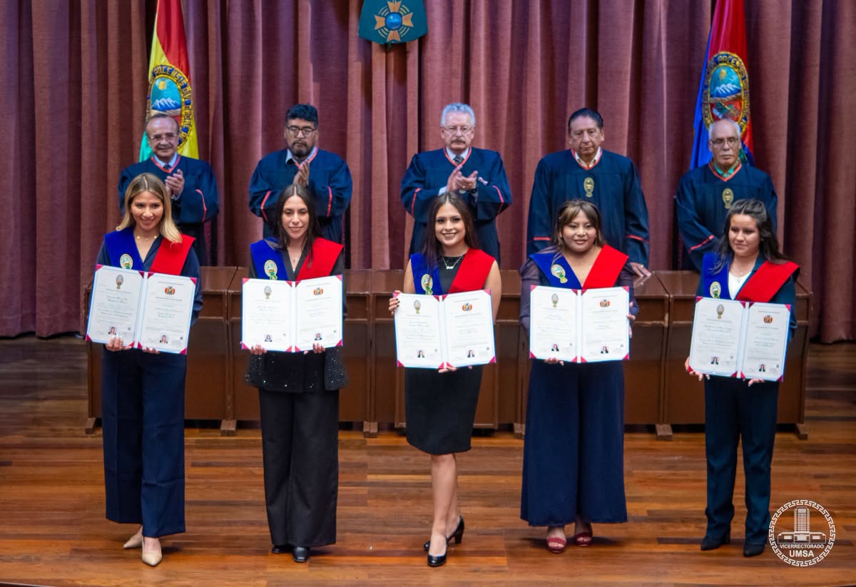 NUEVOS PROFESIONALES QUE LLEVAN CONSIGO MUCHO MÁS QUE UN TÍTULO: LLEVAN CONOCIMIENTOS, SUEÑOS Y EL COMPROMISO DE APORTAR AL PAÍS